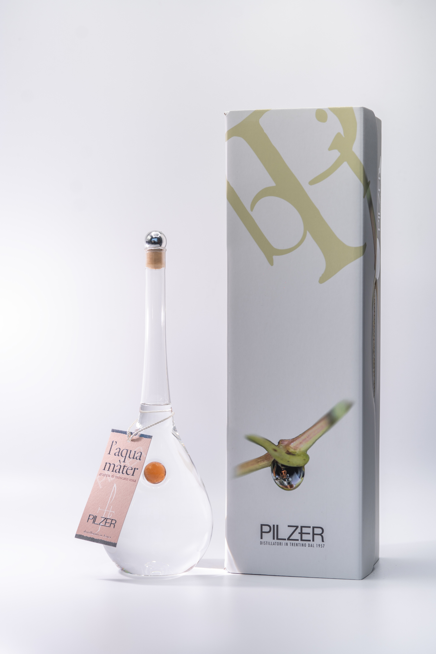 Pilzer Grappa l'aqua m&agrave;ter di moscato rosa